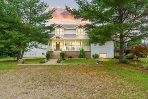 361 4th Street, Plainwell, MI 49080