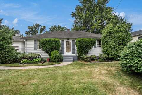2736 Cascade Road SE, Grand Rapids, MI 49506