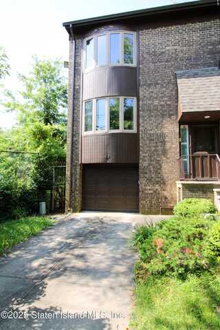 42 Narrows Road S, Staten Island, NY 10305