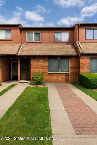 35 Stonegate Drive, Staten Island, NY 10304