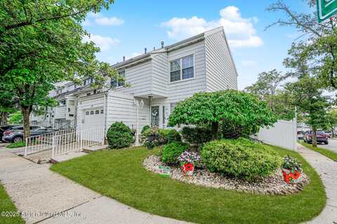 214 Forest Green, Staten Island, NY 10312