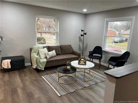 325 Hawthorne Drive, Jeffersonville, IN 47130