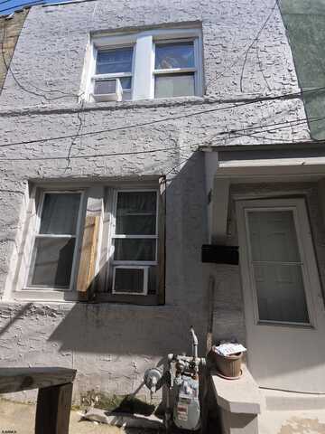 8 Texas Ct, Atlantic City, NJ 08401