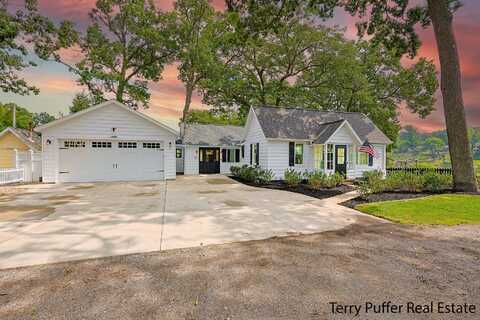490 S Bear Lake Road, Muskegon, MI 49445