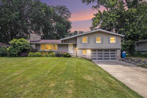 819 Thomas Street, Plainwell, MI 49080