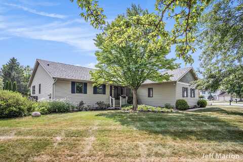 1867 Forest Lake Drive SE, Grand Rapids, MI 49546