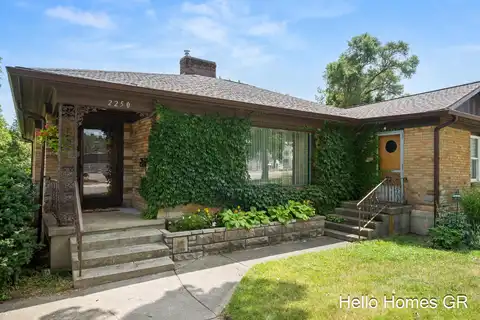 2250 Plainfield Avenue NE, Grand Rapids, MI 49505