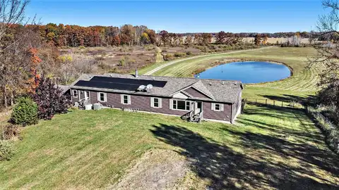 2479a Oakley Road, Stockbridge, MI 49285