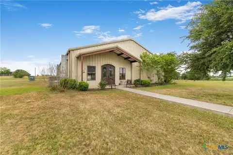 592 Dagg, Yoakum, TX 77995
