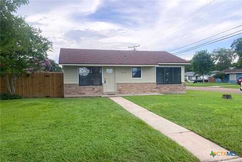 1502 Bowie Drive, Victoria, TX 77901