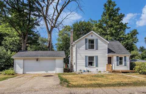 135 E Cherry Street, Wayland, MI 49348
