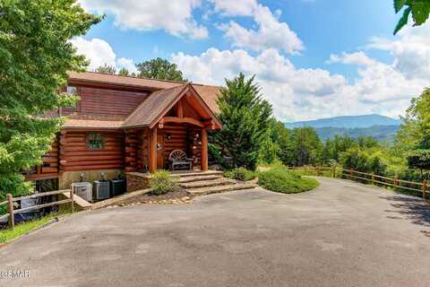 2418 Smoky Vista Way, Sevierville, TN 37876