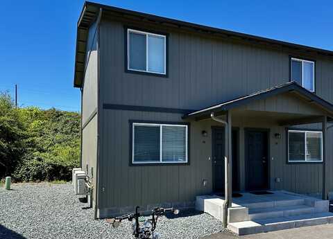 610 N Main Street, Phoenix, OR 97535