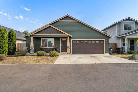 3122 Gold Mine Avenue, White City, OR 97503