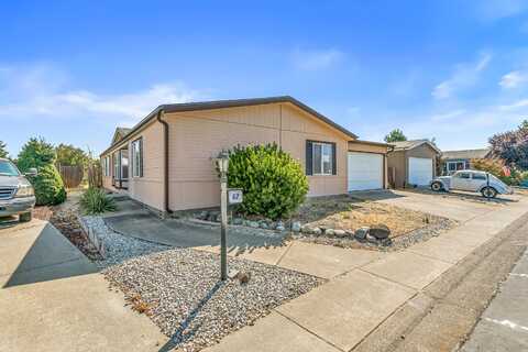 555 Freeman Road, Central Point, OR 97502