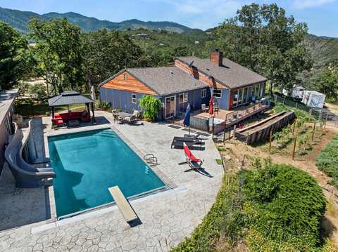 4400 Pioneer Road, Medford, OR 97501