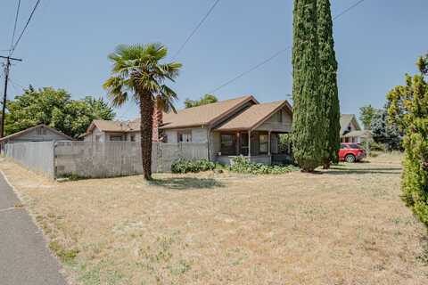 13 Kenwood Avenue, Medford, OR 97501