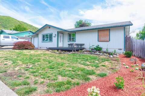 1007 NE Primrose Place, Grants Pass, OR 97526