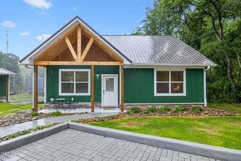 1010 Pinyon Circle, Pigeon Forge, TN 37863