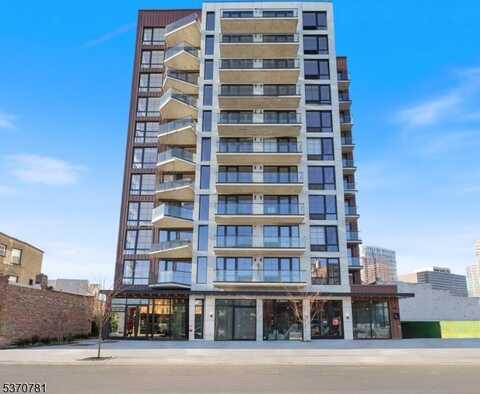 65 Mcwhorter St, Newark, NJ 07105