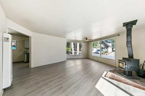 1094 Dedi Avenue, South Lake Tahoe, CA 96150