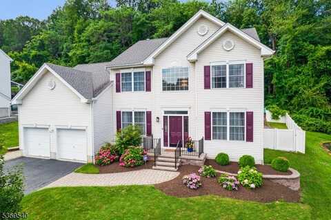 11 Candour Ct, Washington, NJ 07840