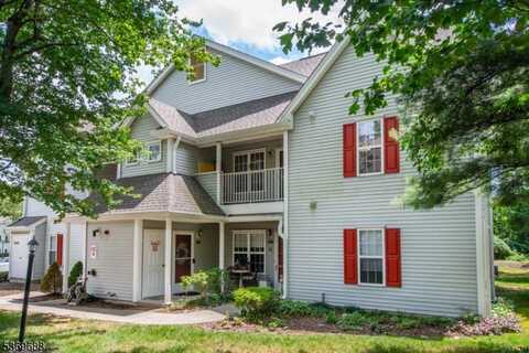 4611 Tudor Dr, Pequannock, NJ 07444