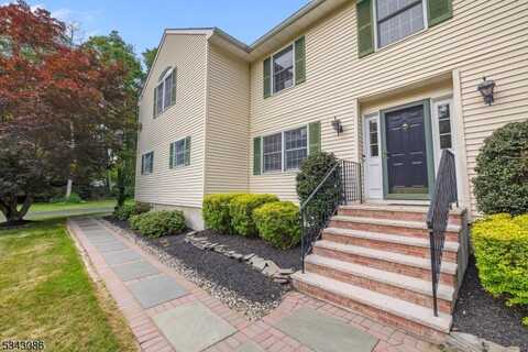 88 W Springtown Rd, Washington, NJ 07853