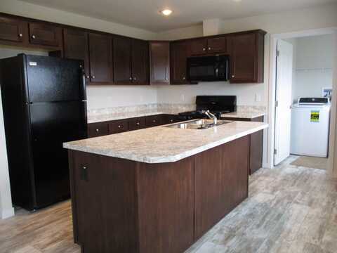 1166 Nottingham St, Wayland, MI 49348