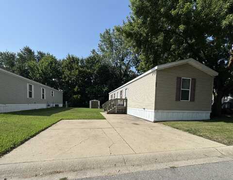 303 Brookside Manor, Goshen, IN 46526