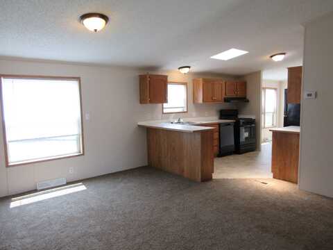 43520 Park Dr E, Clinton, MI 48036