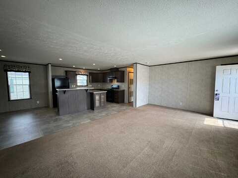 3441 Creekside Blvd, Burton, MI 48519