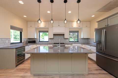 302 S 4th Ave, Hailey, ID 83333