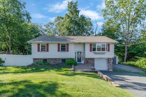 1 Eugene Pl, Hopatcong, NJ 07843