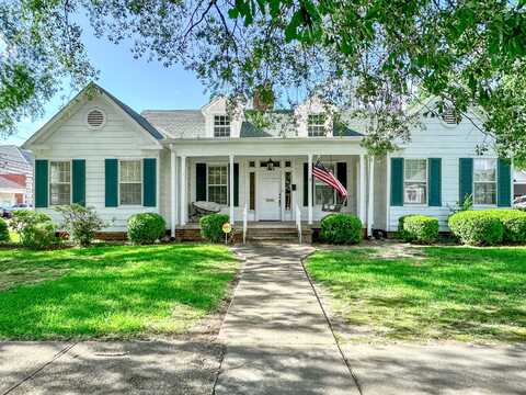 1003 College St, Columbus, MS 39701