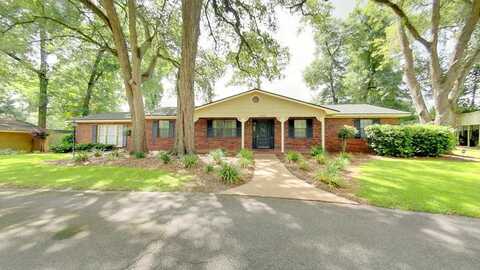 1402 Pineland Dr., Bainbridge, GA 39819