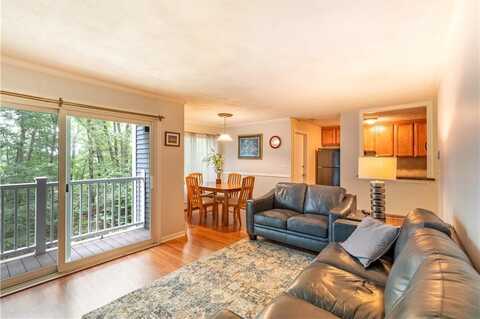 7 Wake Robin Road, Lincoln, RI 02865