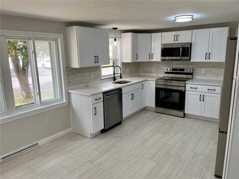 18 Louisiana Avenue, Warwick, RI 02888