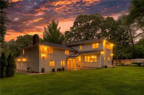 23 Pine Top Road, Barrington, RI 02806