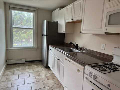 38 Freebody Street, Newport, RI 02840