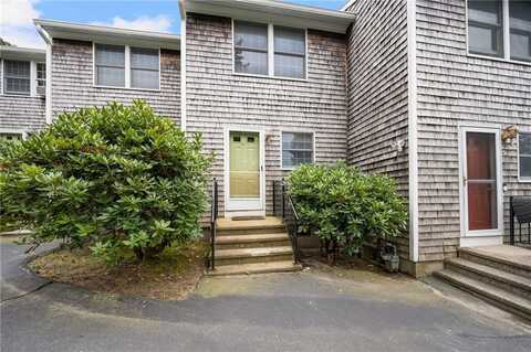 33 Sakonnet East, Tiverton, RI 02878