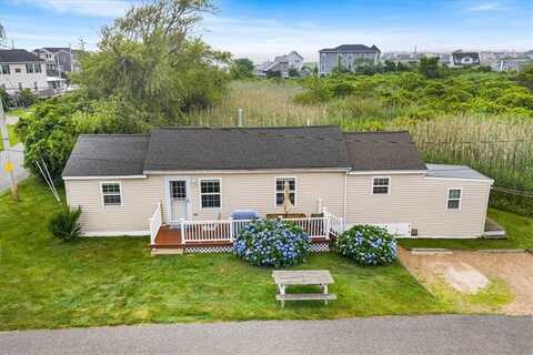 2 Geraldine Boulevard, Narragansett, RI 02882