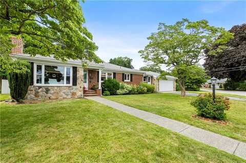 17 Golini Drive, Johnston, RI 02919