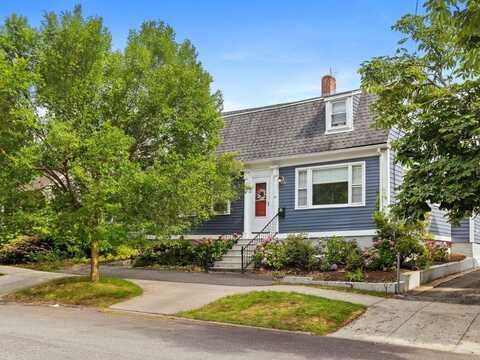 92 Franklin Street, Bristol, RI 02809