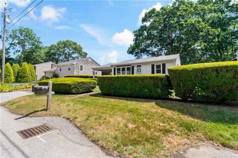 55 Wayland Trail, Narragansett, RI 02882