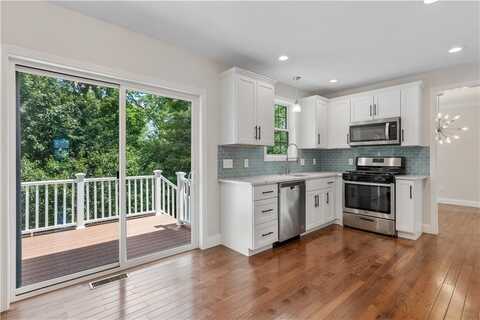 8 Sea Breeze Terrace, Warwick, RI 02886