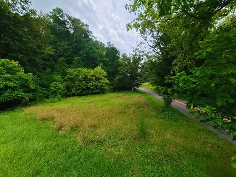 547 Broad Hollow Rd, Huntington, WV 25704