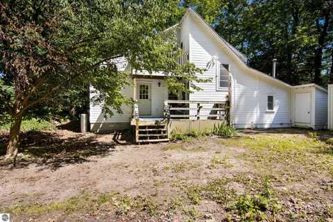 3423 Old State Road, Frankfort, MI 49635