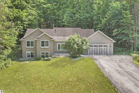 71 Wooded Valley Drive, Traverse City, MI 49696