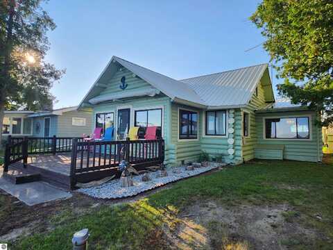9143 N Lakeshore Drive, Grayling, MI 49738